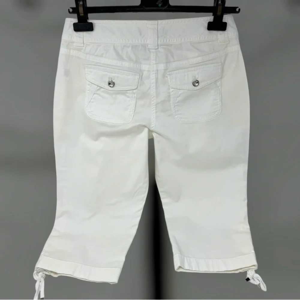 🛍️SALE🛍️ White House Black Market Pedal Pusher Lace-Up Detail Crop Pants - Picture 5 of 9